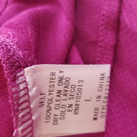 Nice magenta empire waist blouse. - Picture 6 of 7